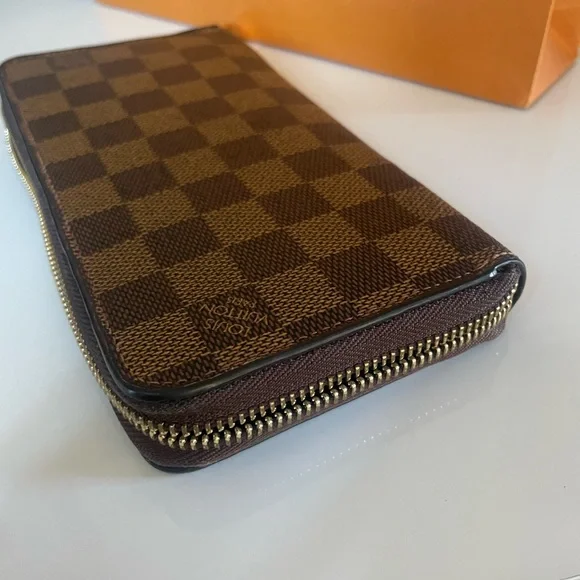 Louis Vuitton Zippy Wallet - Picture 4 of 11